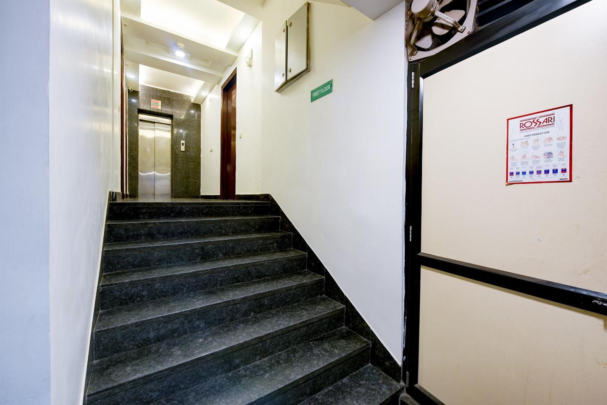 Hotel Sohana Palace Near New Delhi Railway Station And Connaught Place Екстер'єр фото